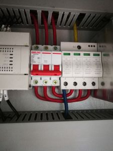 配电箱安装的spd前面加断路器或者熔断器是起什么作用？怎么选用他们？分别适合用在什么地方？